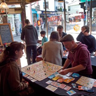 Cafés y bares de juegos de mesa